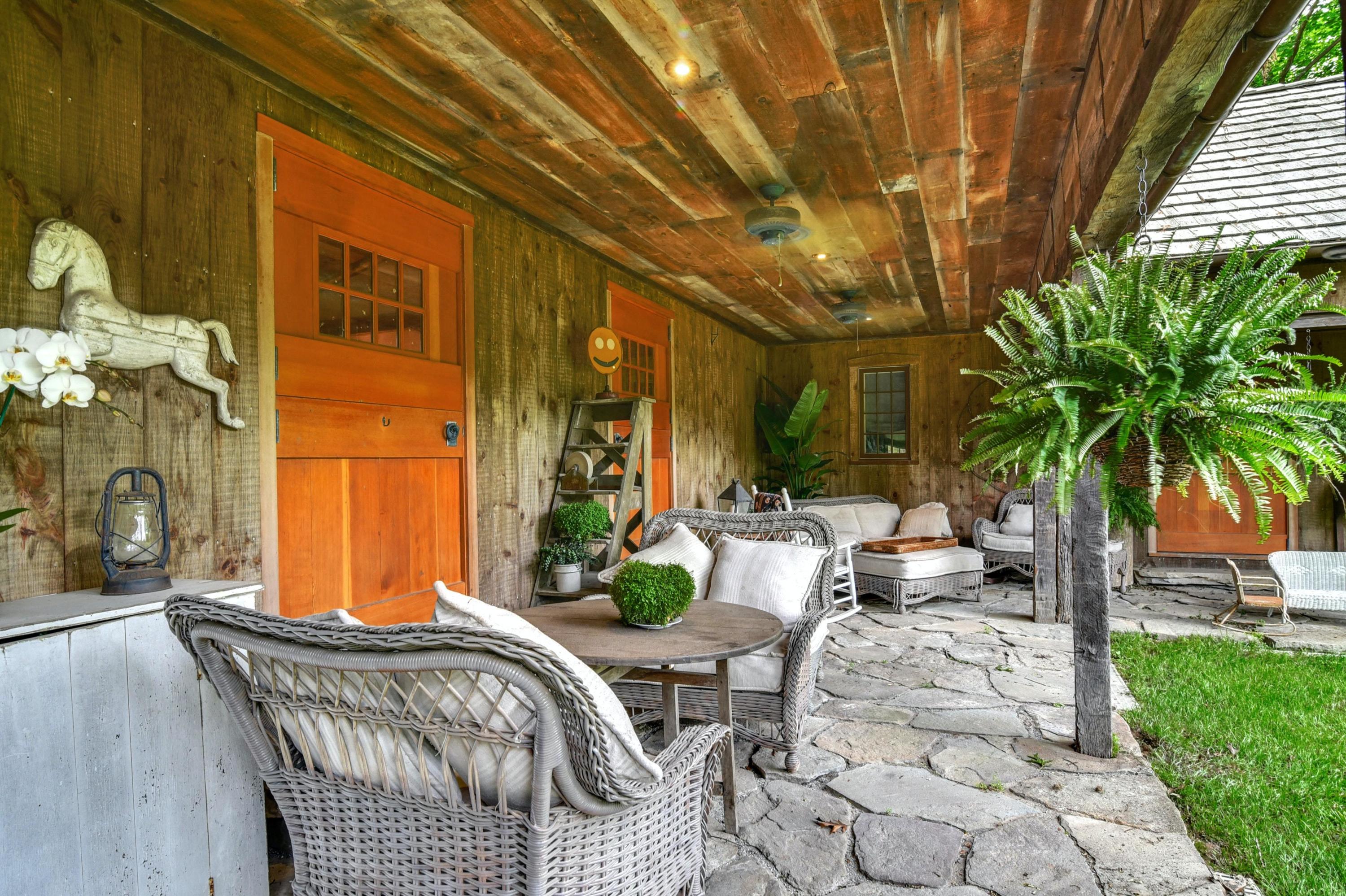 394 Brushy Ridge Road New Canaan, CT 06840 - Photo 23 of 30 050-347707-DSC_4013_HDR