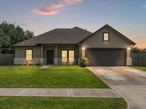 $270,000 | 2213 Sago Drive, Bay City, TX 77414