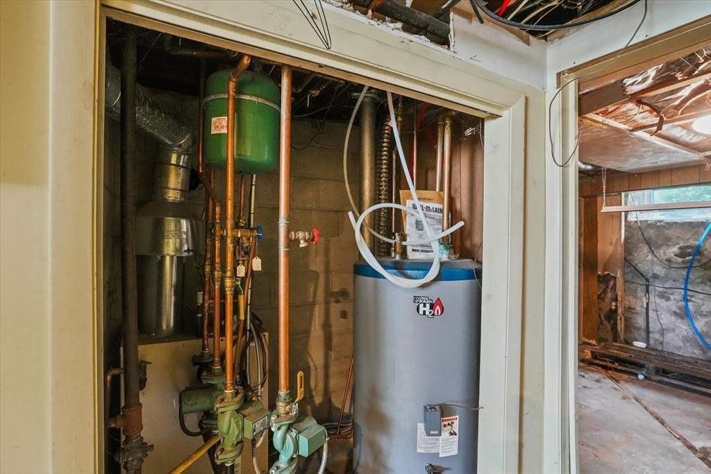 57 Olive Street Methuen, MA 01844 - Photo 27 of 38