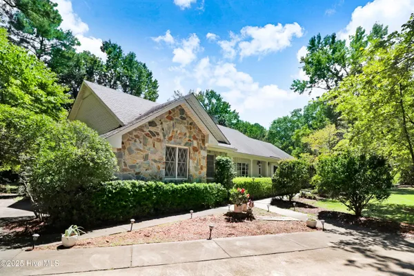 $449,000 | 1601 Cambridge Drive, Kinston, NC 28504