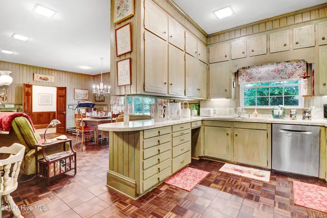 $449,000 | 1601 Cambridge Drive, Kinston, NC 28504