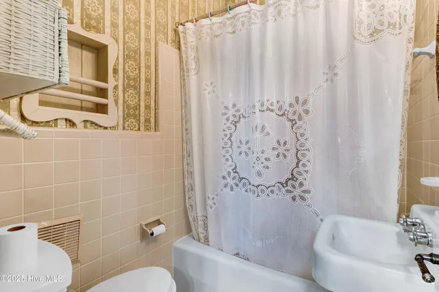 $449,000 | 1601 Cambridge Drive, Kinston, NC 28504