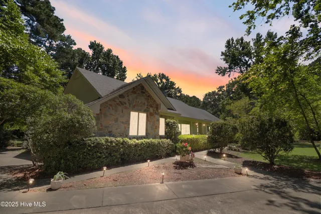 $449,000 | 1601 Cambridge Drive, Kinston, NC 28504