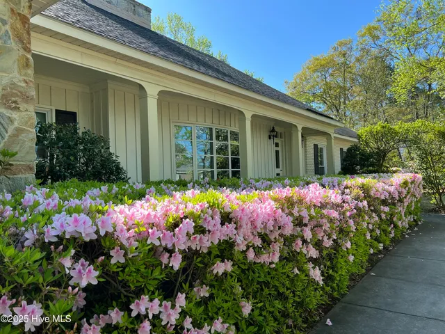 $449,000 | 1601 Cambridge Drive, Kinston, NC 28504