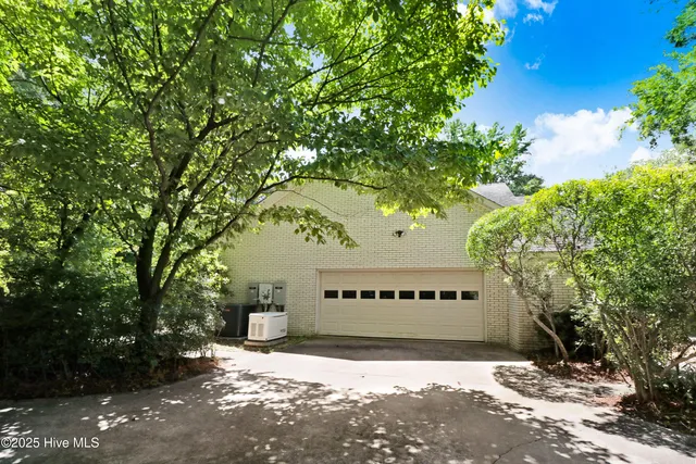 $449,000 | 1601 Cambridge Drive, Kinston, NC 28504