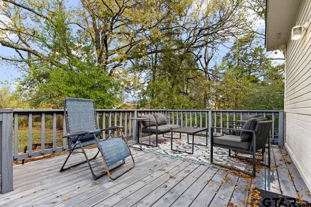 a view of sitting area on roof deck