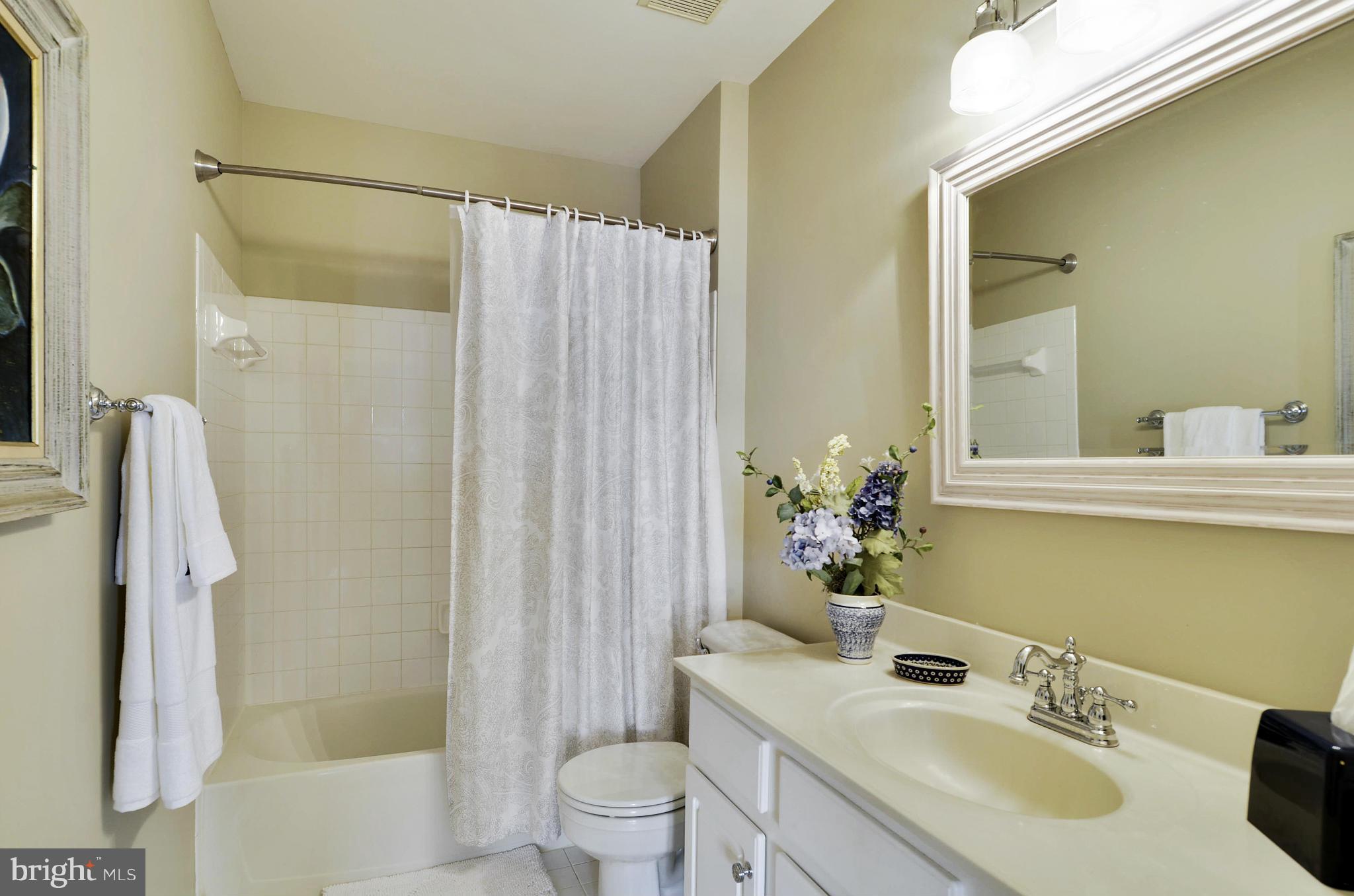 317 Hart Road Gaithersburg, MD 20878 - Photo 23 of 30 Bath