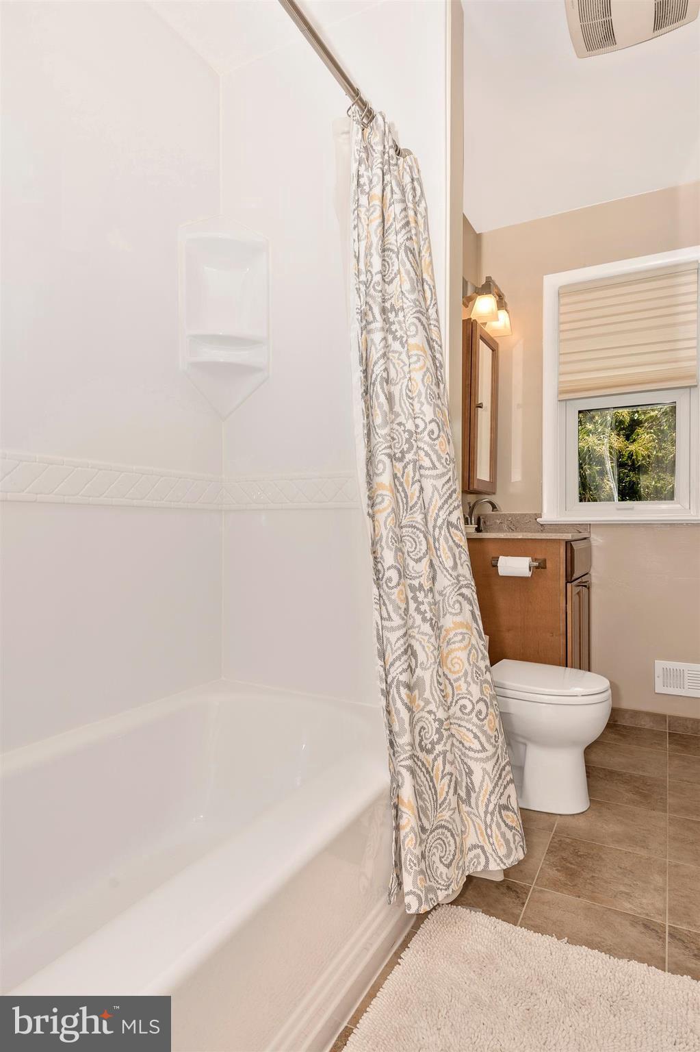 424 Neale Avenue Silver Spring, MD 20901 - Photo 14 of 30 Upper Level Hall Bath - All Baths Nicely Updated