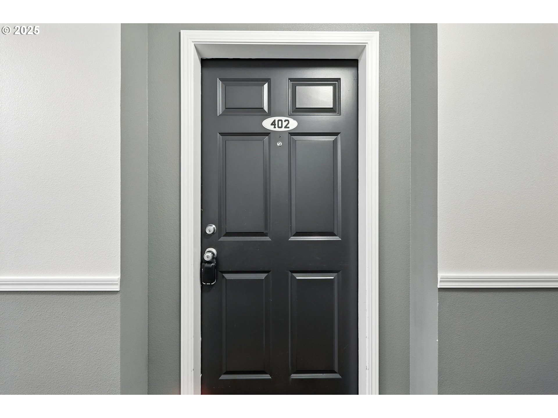 318 Northeast Roberts Avenue, Unit 402 Gresham, OR 97030 - Photo 31 of 48