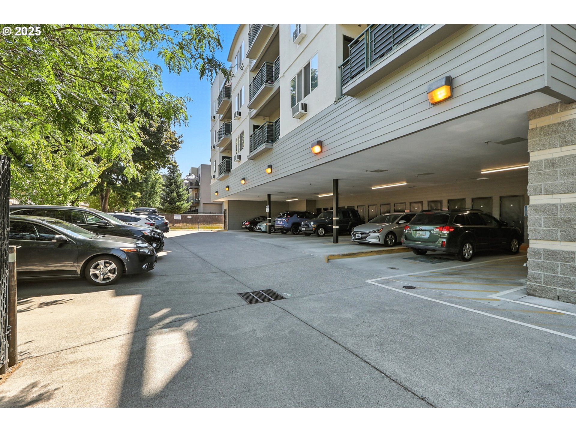 318 Northeast Roberts Avenue, Unit 402 Gresham, OR 97030 - Photo 34 of 48 Parking