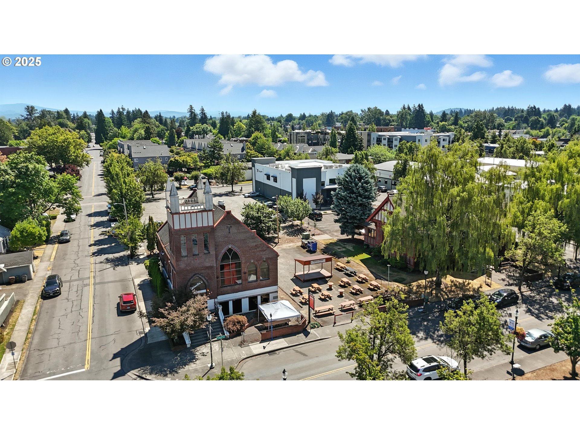 318 Northeast Roberts Avenue, Unit 402 Gresham, OR 97030 - Photo 40 of 48