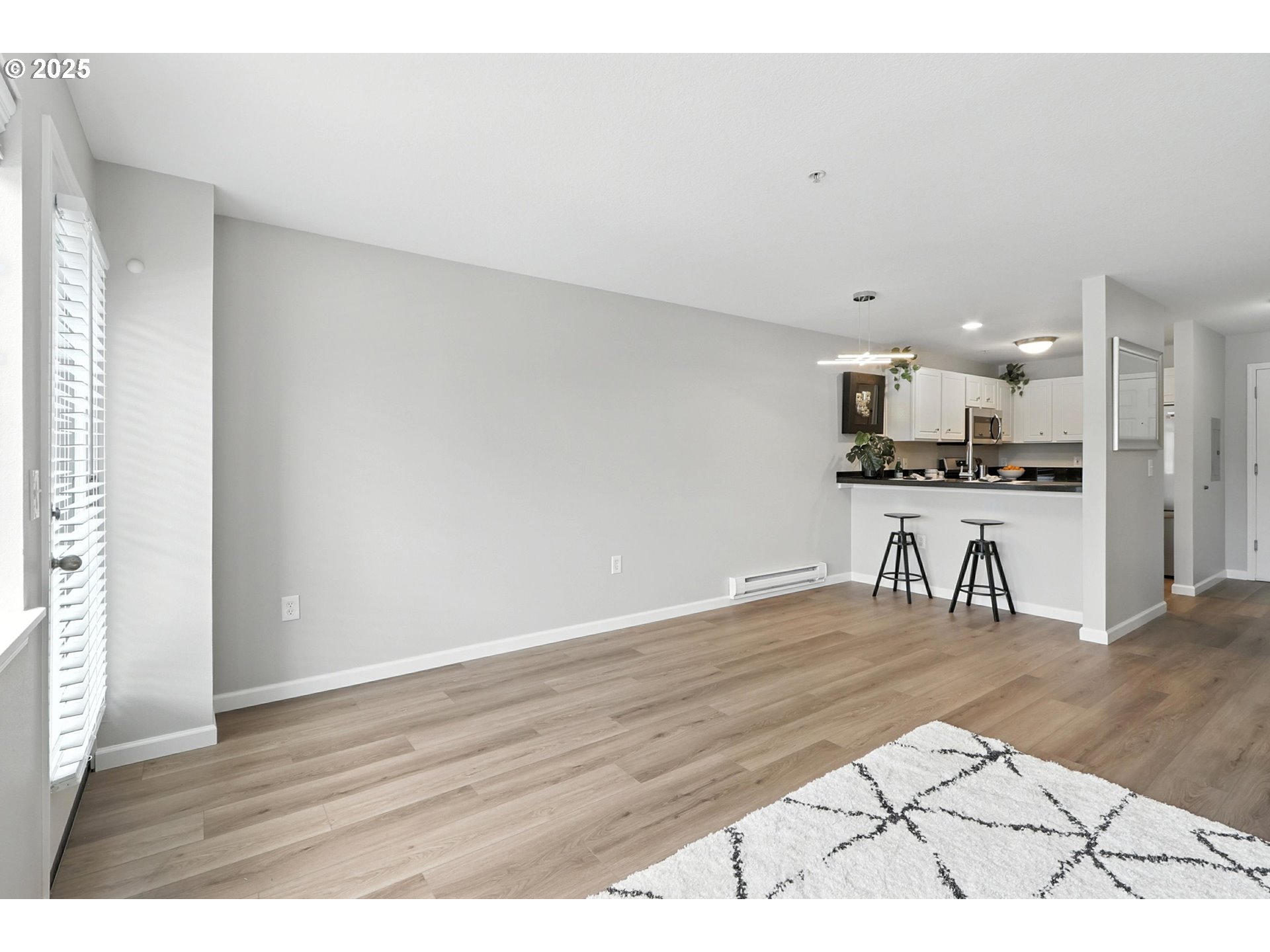 318 Northeast Roberts Avenue, Unit 402 Gresham, OR 97030 - Photo 8 of 48