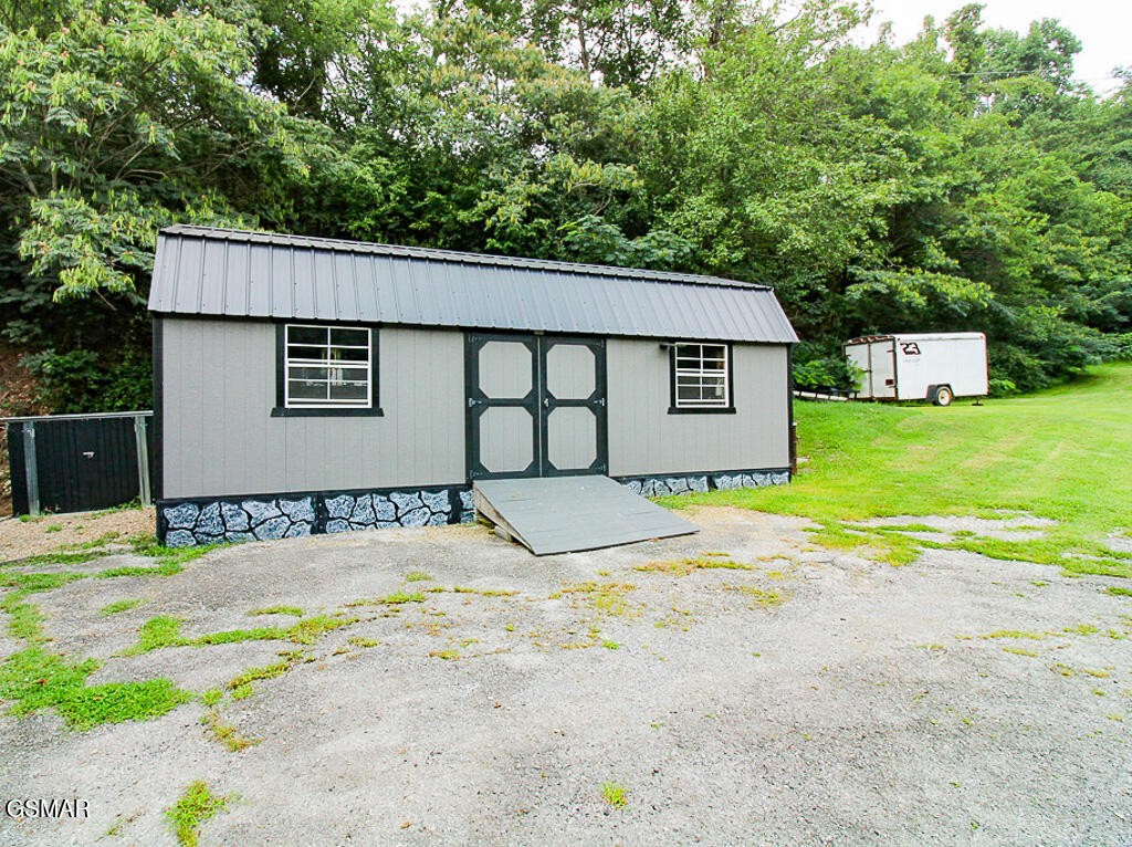3229 Lost Branch Road Sevierville, TN 37862 - Photo 7 of 33 Gallery Image 7