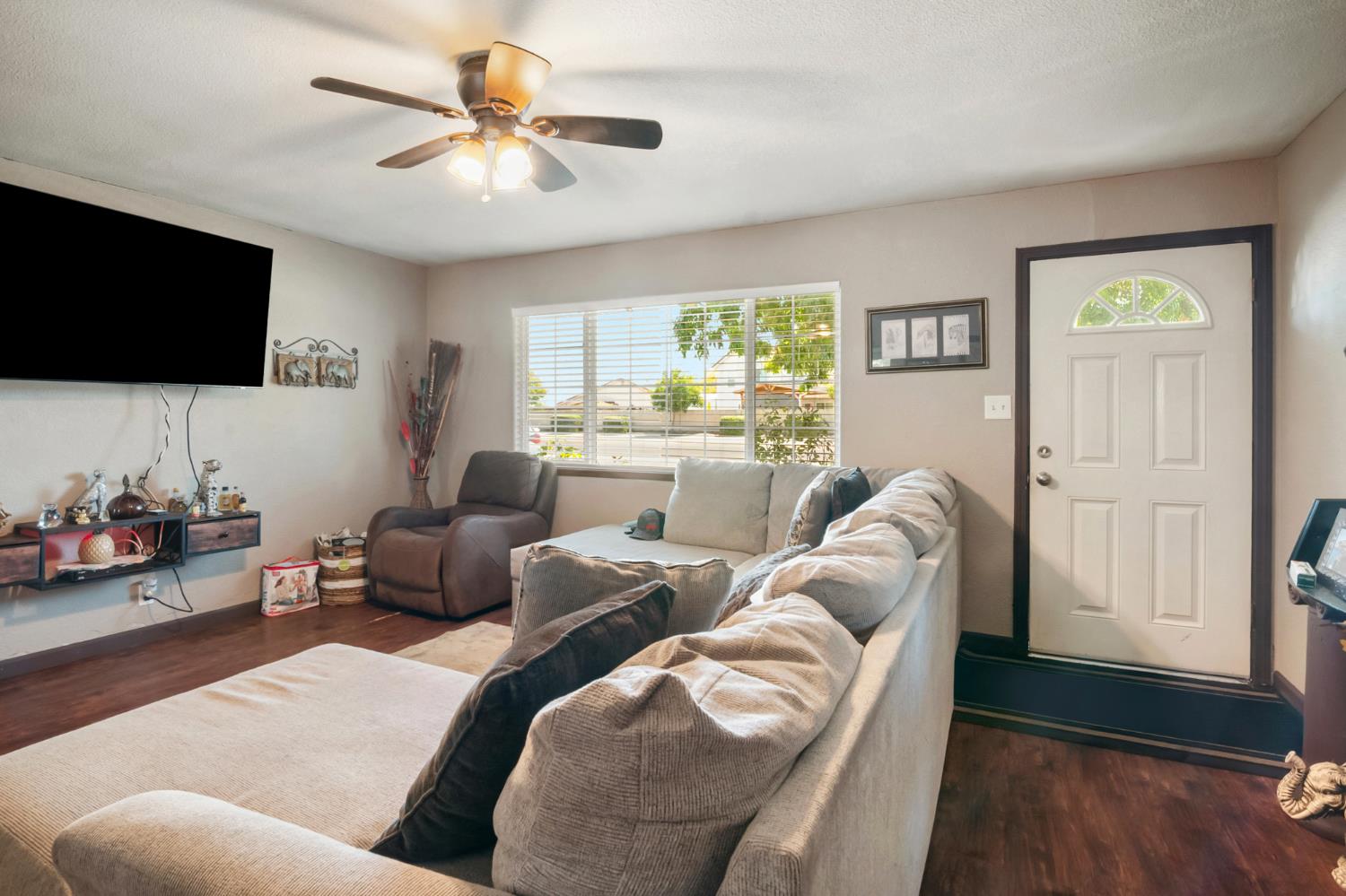 155 North Mercey Springs Road Los Banos, CA 93635 - Photo 6 of 22