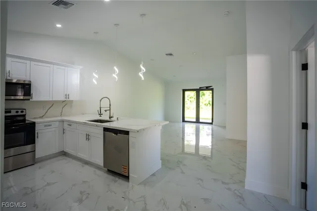 $1,700 | 4935 Leonard Boulevard South, Lehigh Acres, FL 33973