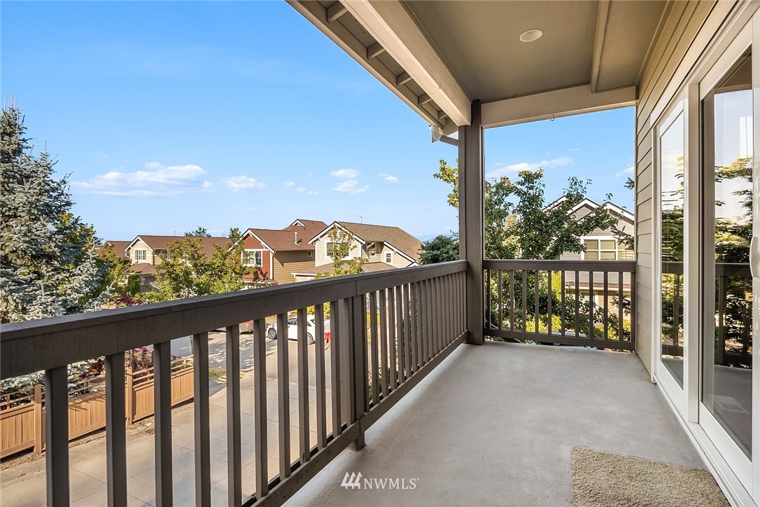 555 Alpine Ridge Place Northwest Issaquah, WA 98027 - Photo 21 of 31 a city view from a balcony