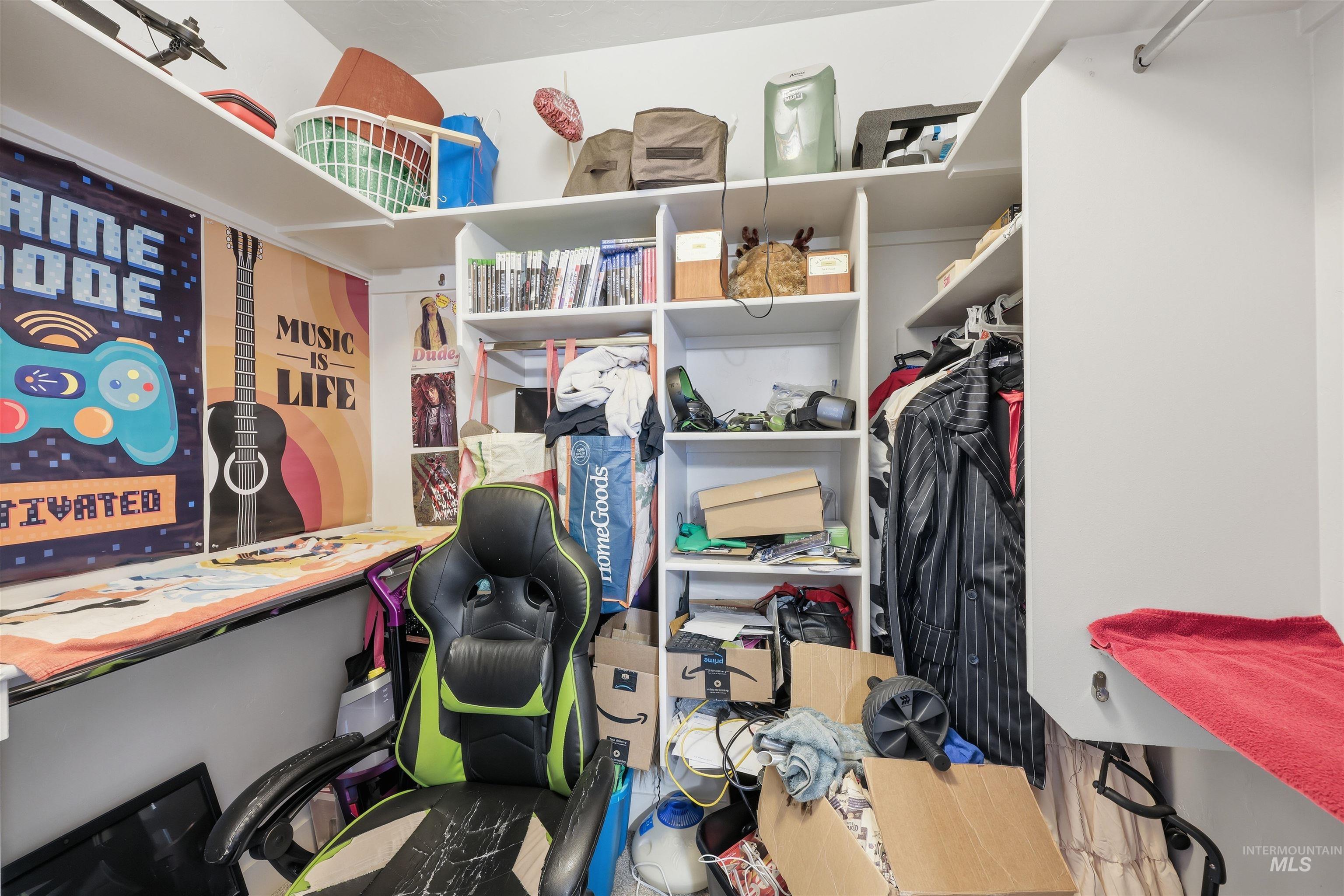 6341 South Ruddsdale Avenue Boise, ID 83709 - Photo 29 of 41 View of walk in closet