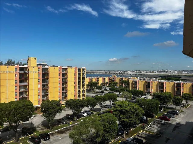$2,550 | 4717 Northwest 7th Street, Unit 70810, Miami, FL 33126