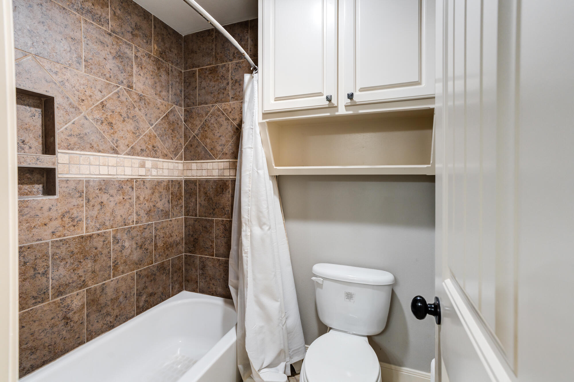 6309 76th Street Lubbock, TX 79424 - Photo 44 of 61 6309-76th-St_Lubbock-TX_38_Bathroom-3