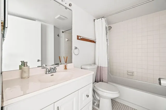 $3,300 | 17 Royal Palm Way, Unit 103, Boca Raton, FL 33432