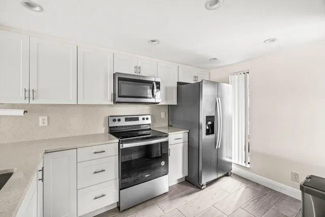 $3,300 | 17 Royal Palm Way, Unit 103, Boca Raton, FL 33432