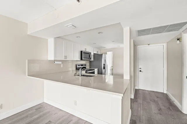 $3,300 | 17 Royal Palm Way, Unit 103, Boca Raton, FL 33432