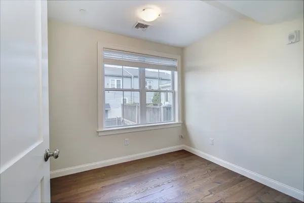 $5,700 | 4 Kemp Street, Unit 3, Boston, MA 02127