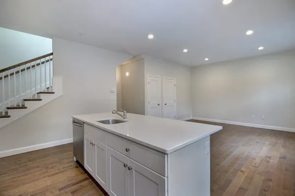 $5,700 | 4 Kemp Street, Unit 3, Boston, MA 02127