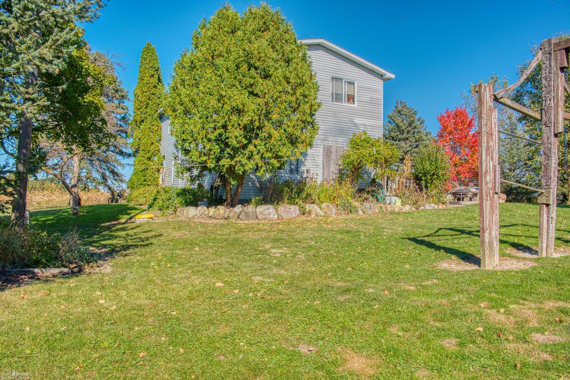 4307 West Garrison Road Owosso, MI 48867 - Photo 25 of 51 50157968-1152c3ab-5be0-47be-86b0-fb38433ad48f.JPG