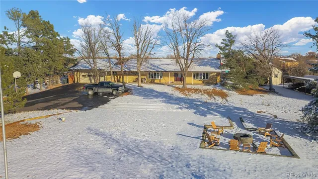 a view of parking area