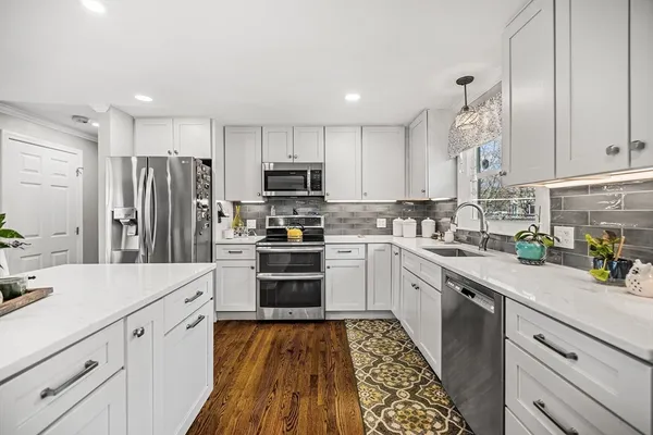 $579,900 | 15 Skyline Drive, Rutland, MA 01543