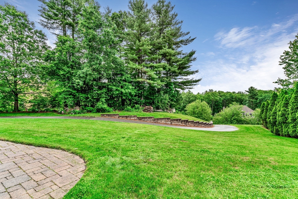 4 Kattail Road Hudson, MA 01749 - Photo 4 of 40 Gallery Image 4