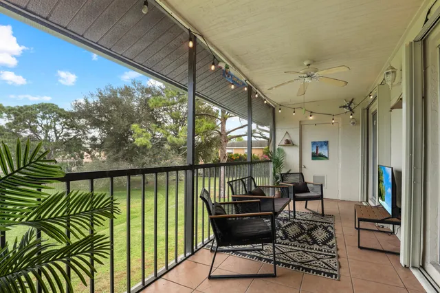 $270,000 | 6271 Chasewood Drive, Unit G, Jupiter, FL 33458