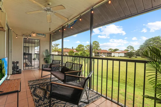 $270,000 | 6271 Chasewood Drive, Unit G, Jupiter, FL 33458