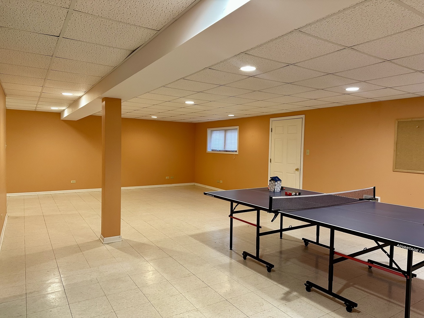 11904 Somerset Road Orland Park, IL 60467 - Photo 29 of 38 a view of a room with furniture