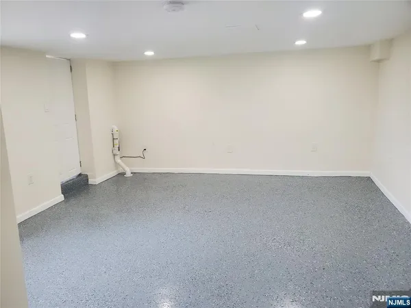 $2,250 | 143 Bergen Boulevard, Unit 2, Palisades Park, NJ 07650