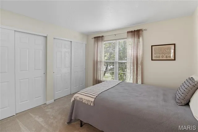 $409,900 | 709 Heatherstone Drive, High Ridge, MO 63049