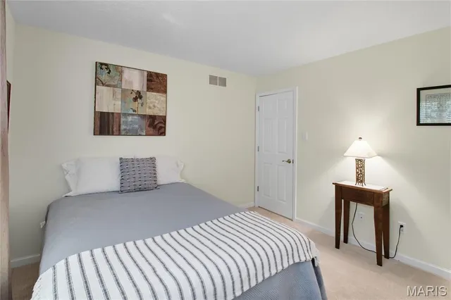 $409,900 | 709 Heatherstone Drive, High Ridge, MO 63049