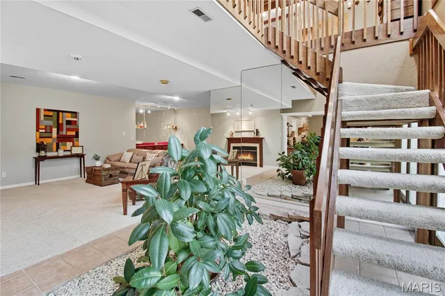 $409,900 | 709 Heatherstone Drive, High Ridge, MO 63049