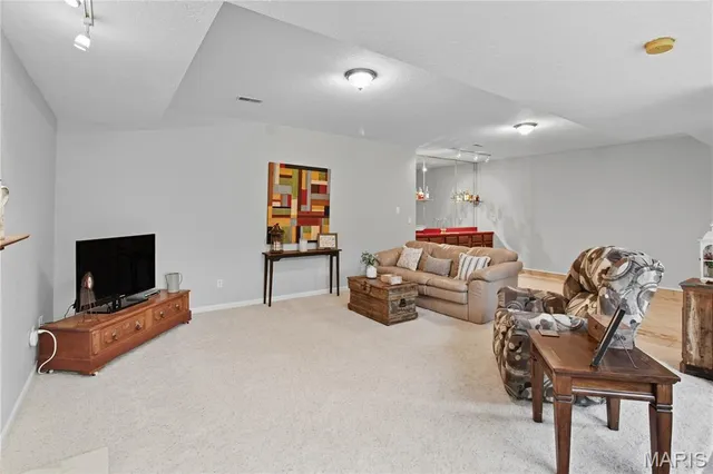 $409,900 | 709 Heatherstone Drive, High Ridge, MO 63049