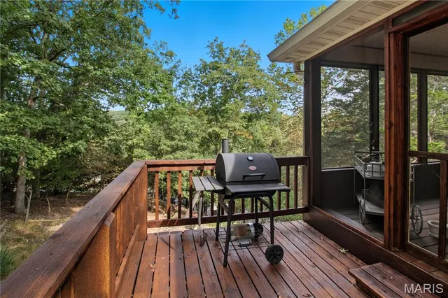 $409,900 | 709 Heatherstone Drive, High Ridge, MO 63049