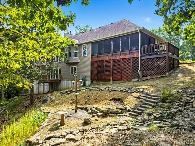 $409,900 | 709 Heatherstone Drive, High Ridge, MO 63049