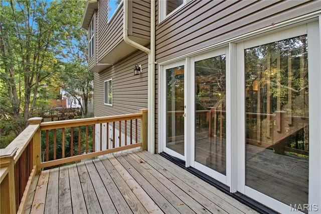 $409,900 | 709 Heatherstone Drive, High Ridge, MO 63049