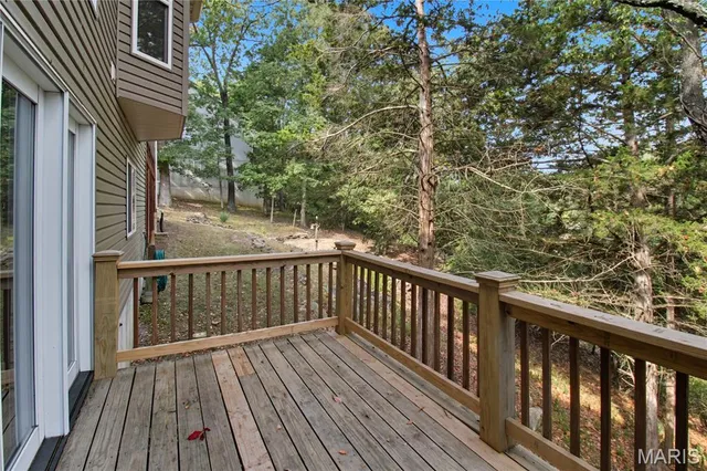 $409,900 | 709 Heatherstone Drive, High Ridge, MO 63049