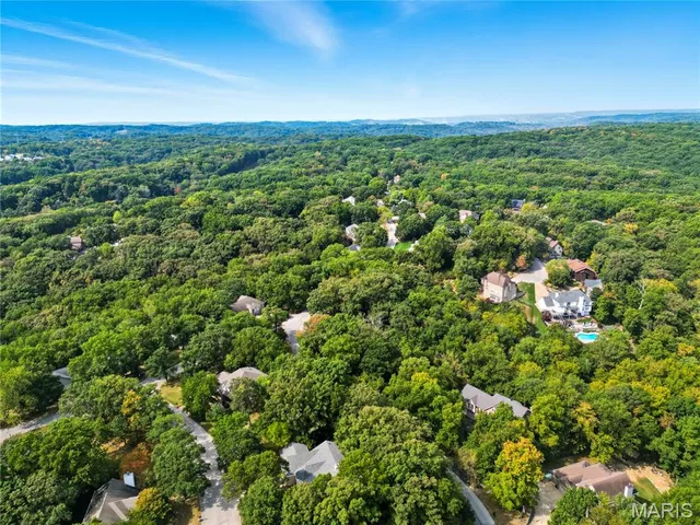 $409,900 | 709 Heatherstone Drive, High Ridge, MO 63049