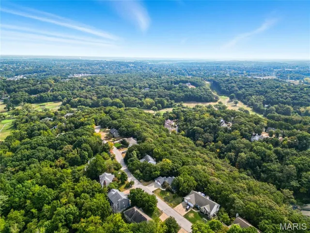 $409,900 | 709 Heatherstone Drive, High Ridge, MO 63049