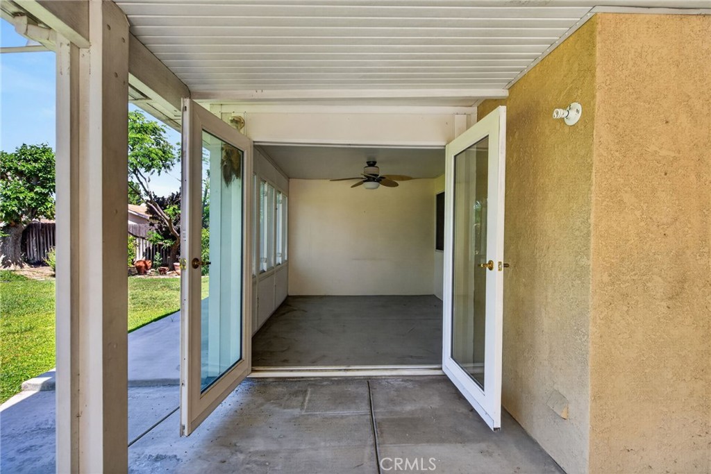 3560 McKinley Street Riverside, CA 92506 - Photo 21 of 45 a view of entryway