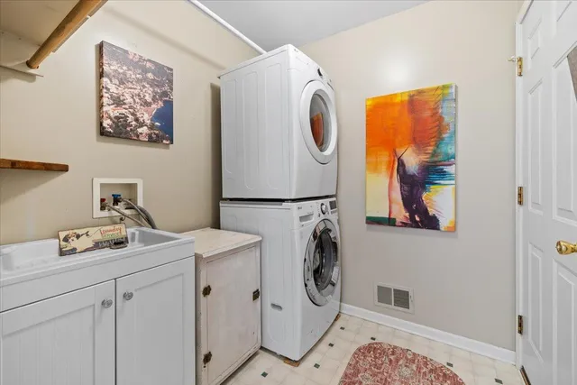 $490,000 | 7691 Prairie Court, Brighton, MI 48116