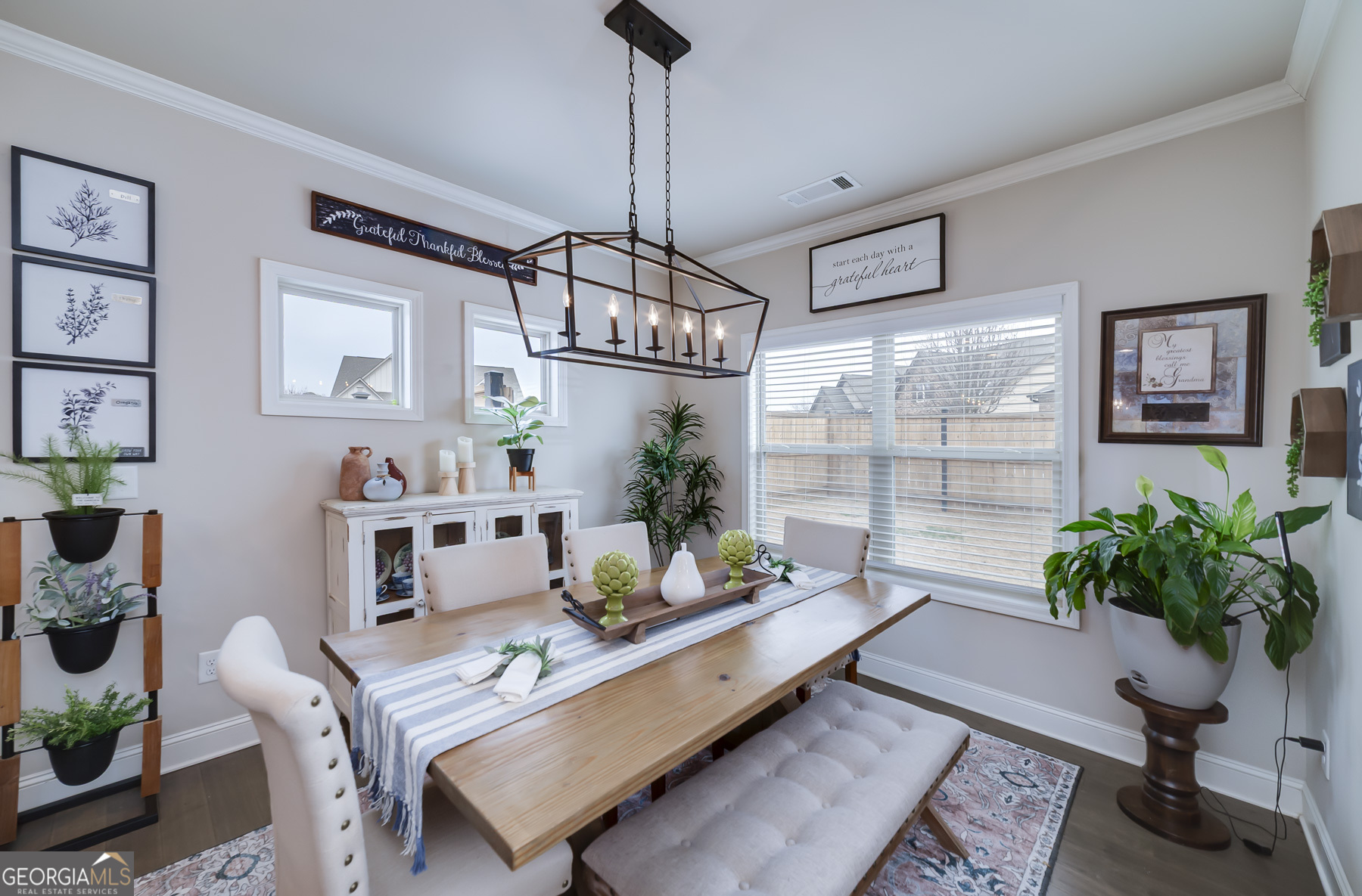 4366 Clubside Drive Gainesville, GA 30504 - Photo 9 of 24 a living room with furniture