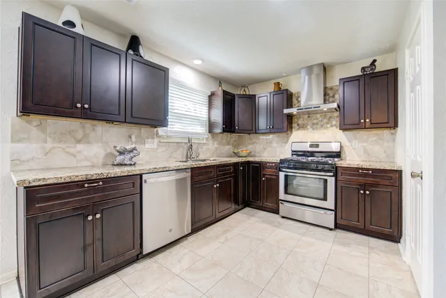 $299,900 | 19507 Flintside Drive, Katy, TX 77449